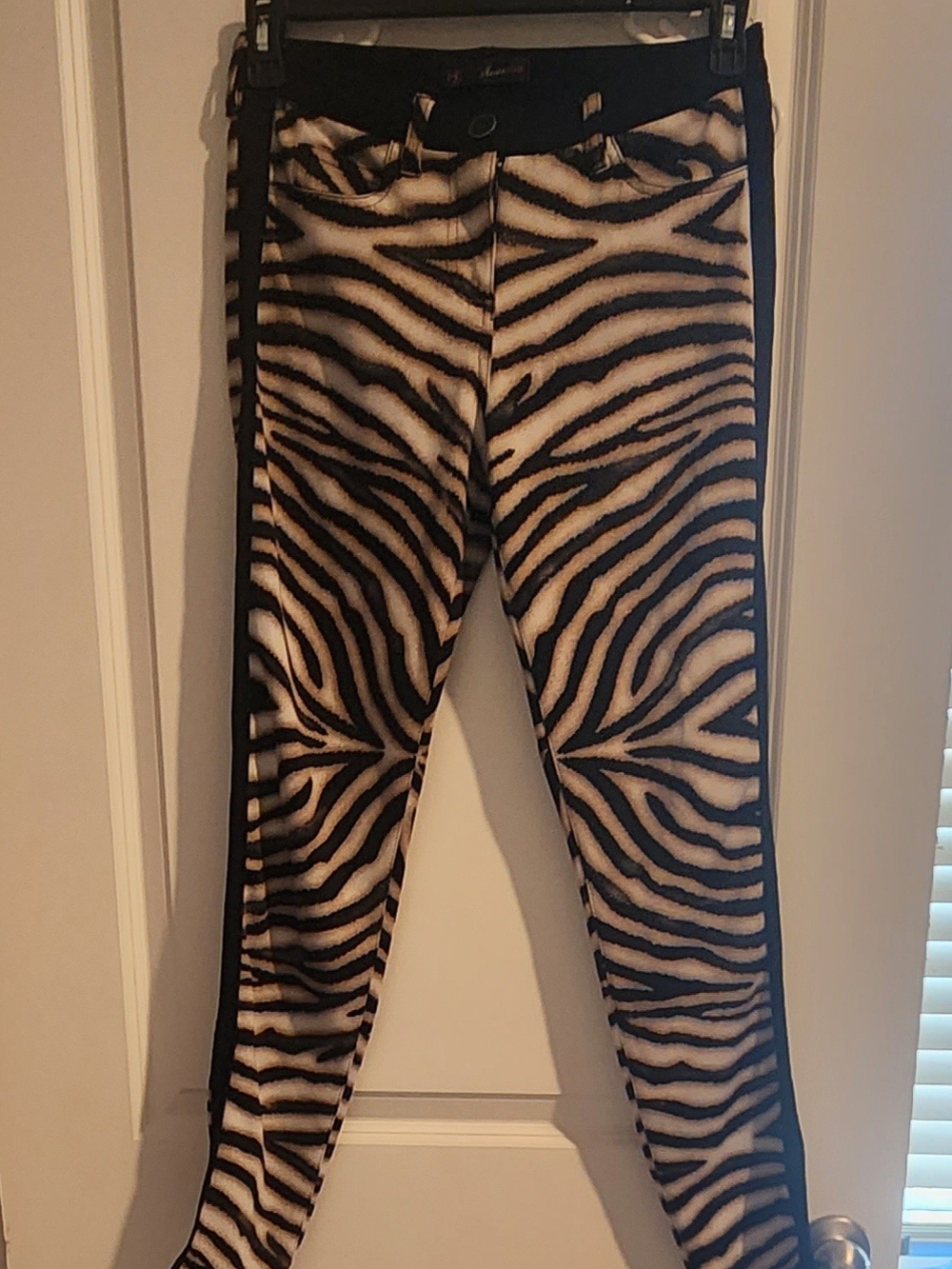 HeartSoul Black & Cream Zebra Print Skinny Pants